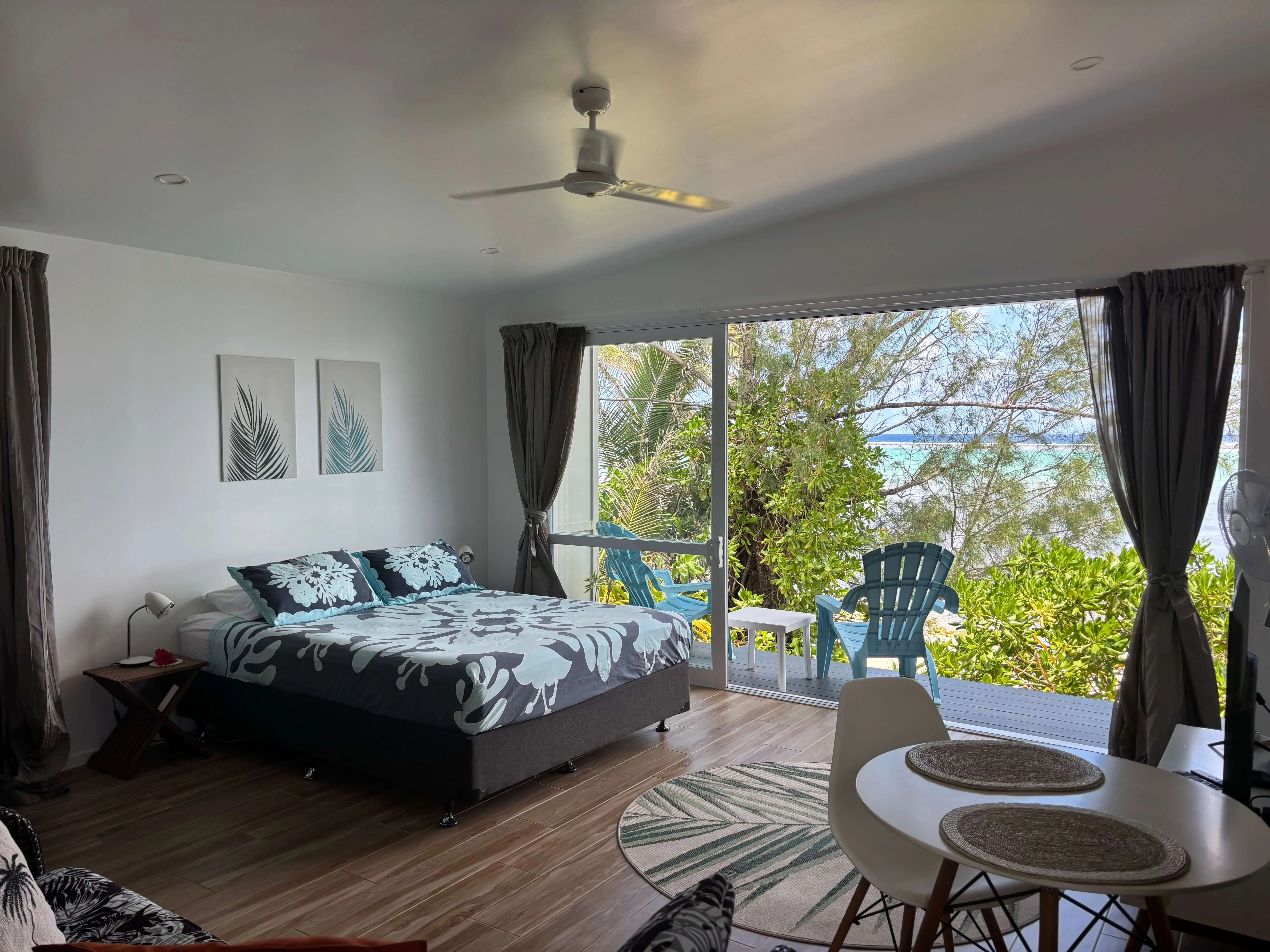 Tavake Beachfront Bungalow - Image 4