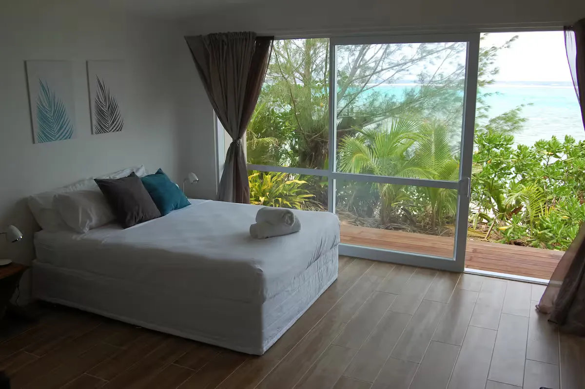 Tavake Beachfront Bungalow - Image 7