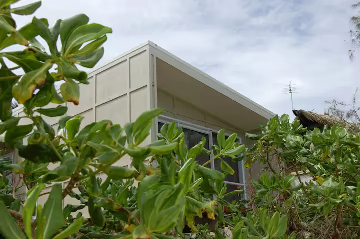 Tavake Beachfront Bungalow - Image 14